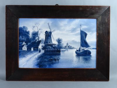 DELFT. Plaque rectangulaire en faïence à décor d'une embarca…