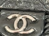 chanel black quilted quilted leather shoulder bag with silver cc logo