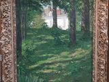 une peinture à l'huile représentant une maison dans un cadre boisé, avec des arbres au premier plan