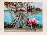 une peinture de fleurs dans un vase sur le rebord d'une fenêtre