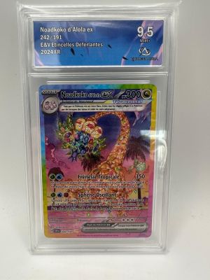 gros plan d'une carte pokemon dans un étui en plastique