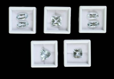 AIGUE-MARINE. Lot de 8 aigue-marines, bleu très clair, total…