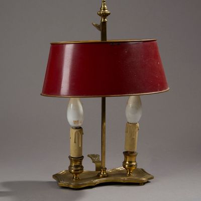Lampe de bouillotte en bronze ciselé et doré, la platine mou…