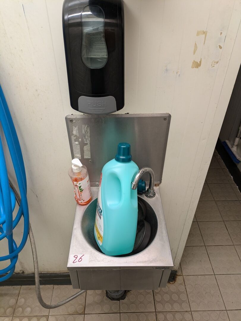 Lave-mains en inox avec distributeur de savon et de papier
