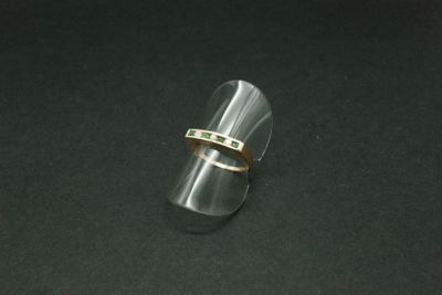 Bague en or jaune 750°/°°, poinçon tête d'aigle, ornée d'une…