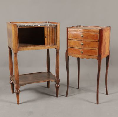 paire de tables de chevet françaises avec plateau en marbre