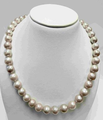 COLLIER DE 41 PERLES D'EAU DOUCE DE COULEUR ROSÉE 41 Perles …