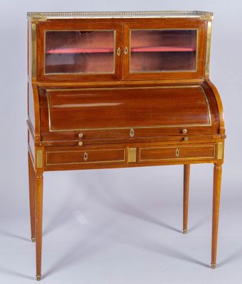 Bureau à cylindre en acajou et placage d’acajou, ouvrant à u…