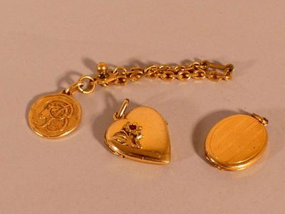 Deux portes photos plaqué or coeur et ovale + porte clé plaq… - Photo 1