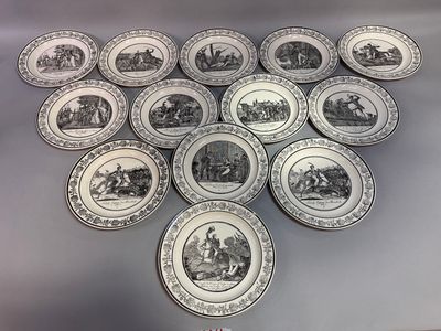 77. Réunion de 13 assiettes en faïence fine de Choisy, début…