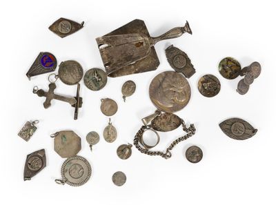 ARGENT Ensemble d'objets en argent Poids : 220 gr