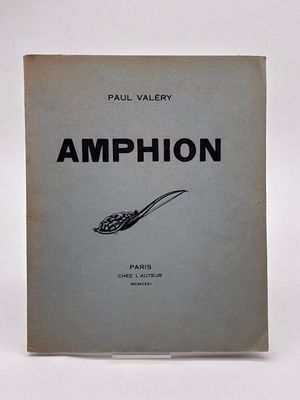 un vieux livre avec une image en noir et blanc représentant un couteau