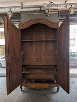 * Armoire chapeau de gendarme en noyer mouluré ouvrant par d… (photo 3)