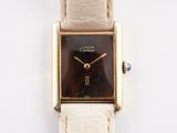 une photo d'une montre-bracelet vintage pour femme