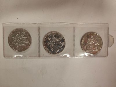 1 Classeur avec des monnaies françaises diverses contenant :…