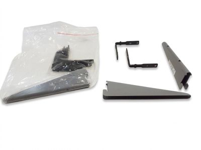 un sac en plastique contenant quelques outils