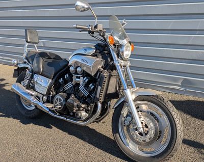 Moto YAMAHA type V-MAX N°2EN051153