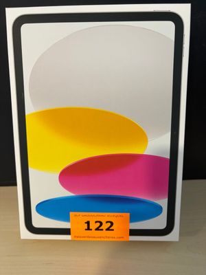 une boîte sur laquelle figure l'image d'un iPad 12 aux couleurs vives