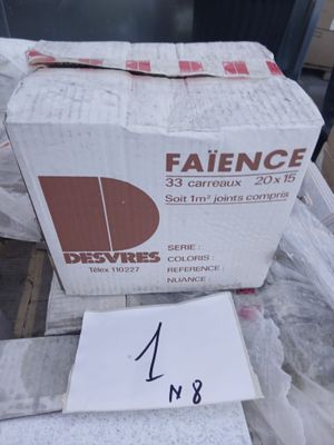 Lot de faïence murale Desvres format 20x15 cm, coloris blanc…