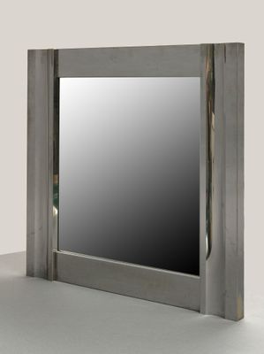 Miroir de forme carrée en métal chromé fixé sur bois, les mo…