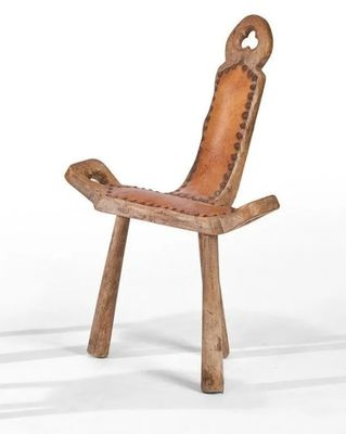 CHAISE TRIPODE rustique en bois naturel à fin dossier et ass…