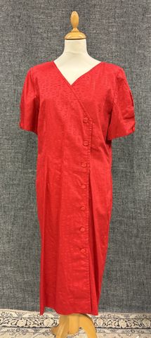 HANAE MORI Boutique – Robe longue rouge à motifs de damiers gaufr...