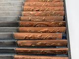 a lot of different types of knives in a case