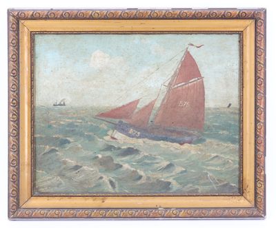 une peinture à l'huile représentant un voilier en pleine mer, avec d'autres bateaux en arrière-plan