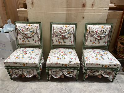 Mobilier de salon comprenant une paire de fauteuils et une suite de qu - Photo 1