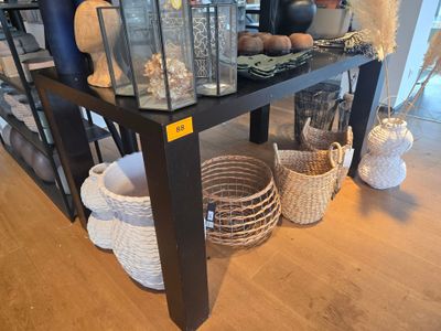 Table noire Mise à prix : 100€