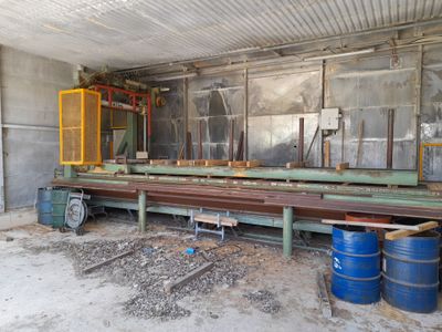 a large machine that is sitting in the middle of a room