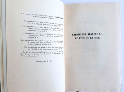 un livre ouvert avec l'image d'un chat dessus