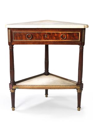 Encoignure en desserte en acajou et placage d'acajou