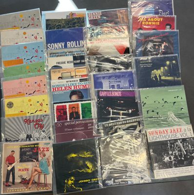 beaucoup de livres sur la table ensemble sur la table