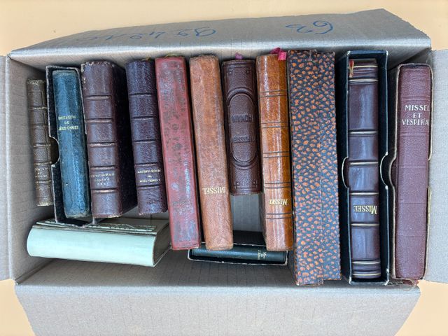 Lot de 13 missels.