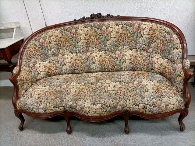 Banquette Louis Philippe trois places, assise tapissée (accidents