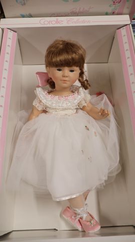 COROLLE, La danseuse Poupée tête pivotante, corps en plastique so...