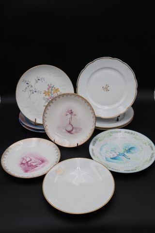 9 assiettes porcelaine modernes