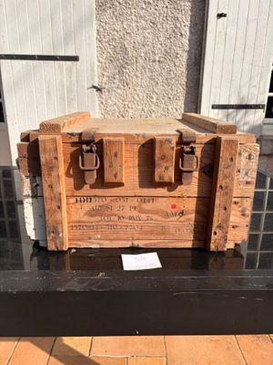 Ancienne caisse Militaire, dimensions exterieur: Largeur 48,…