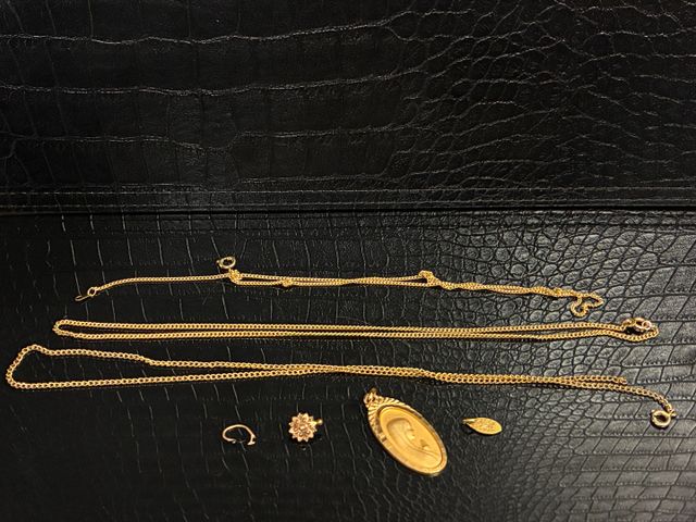 Chaine de cou Oria, deux chaines de cou métal doré, pendentif rel...