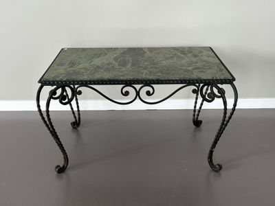 Petite table basse en fer torsadé à plateau rectangulaire en…