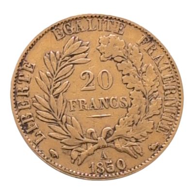 gros plan d'une pièce de monnaie sur fond blanc