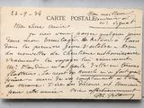 un gros plan d'un morceau de papier sur lequel on a écrit
