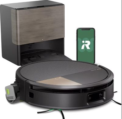 une image représentant un aspirateur robot auquel est connecté un téléphone