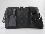 Sac de voyage Louis Vuitton en cuir noir Monogramme avec étiquette à bagages