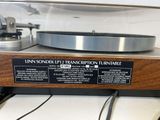 a turntable that is sitting on top of a table