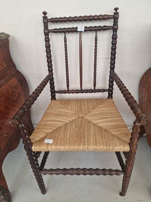 FAUTEUIL paillé en tourné et trace de dorure