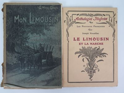 deux livres posés l'un à côté de l'autre sur une table