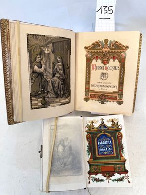un livre ouvert dans lequel on voit l'image d'un homme et d'une femme
