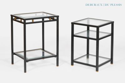 paire de tables d'appoint en verre et en laiton